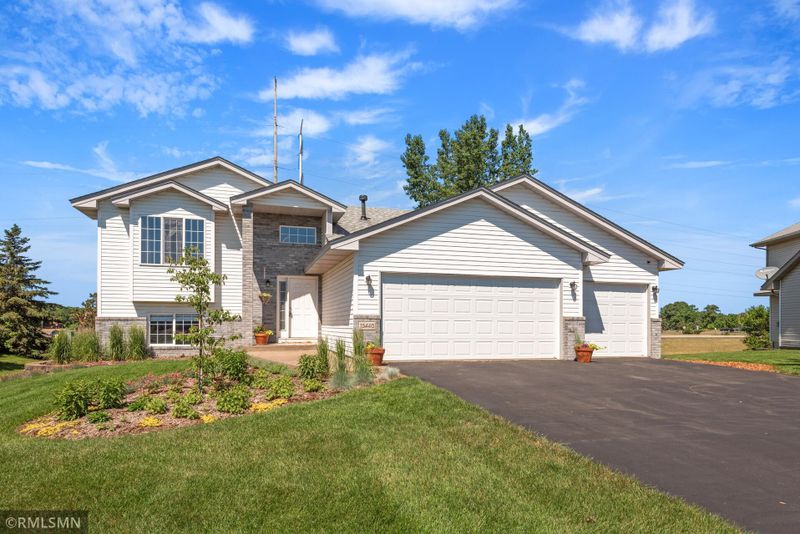 15440 Eagle St NW, Andover, MN 55304