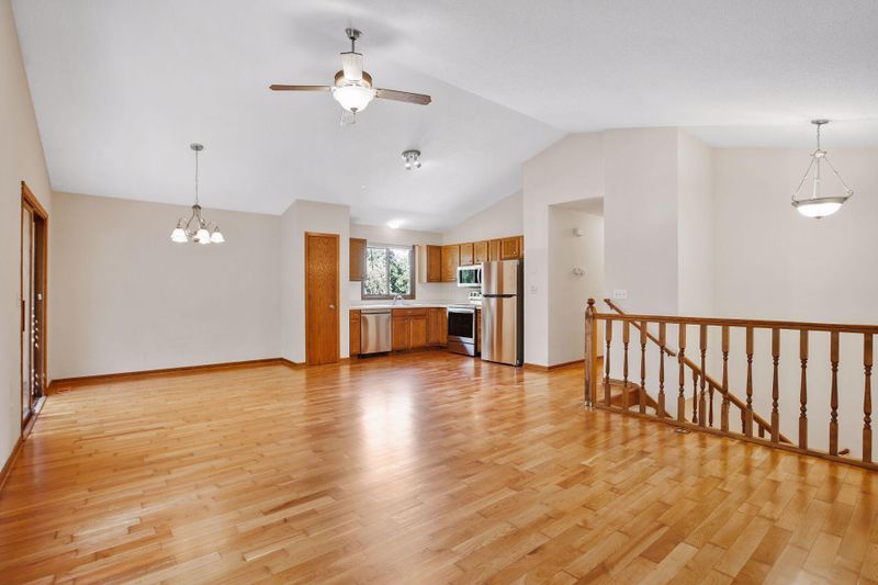 18744 Pennington Ave, Eden Prairie, MN 55346