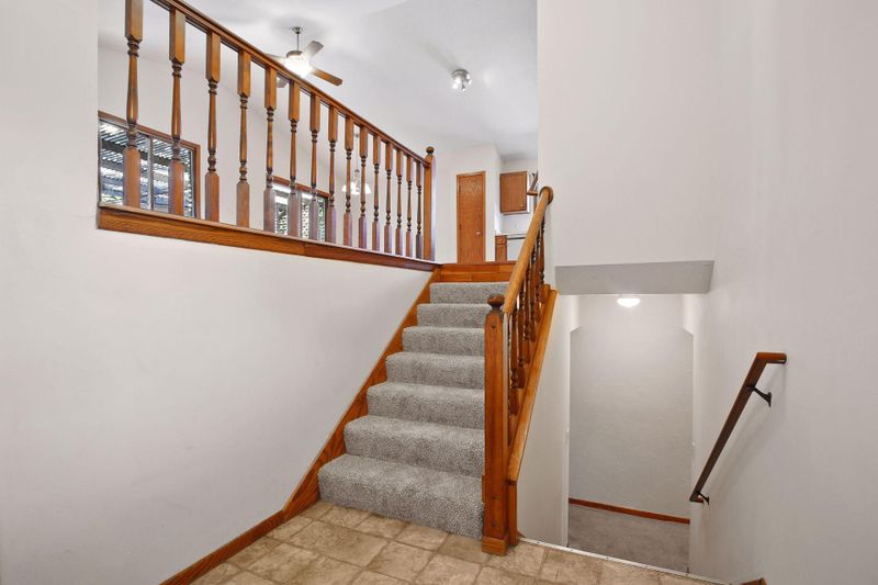 18744 Pennington Ave, Eden Prairie, MN 55346