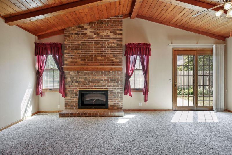 4817 Orchid Ln N, Plymouth, MN 55446