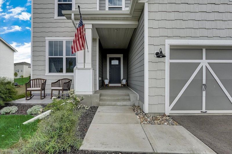 9059 Lakeside Dr, Victoria, MN 55386