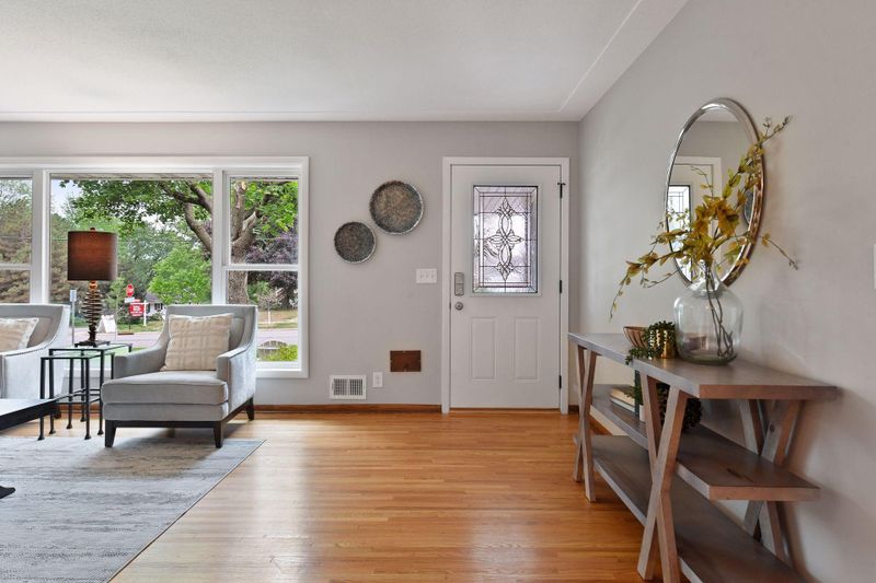 2449 Flag Ave S, Saint Louis Park, MN 55426