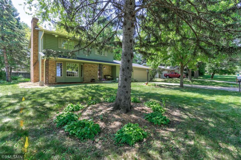 12861 1st Ave S, Burnsville, MN 55337