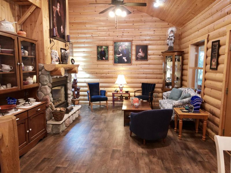 19166 Penny Ln, Montgomery, MN 56069