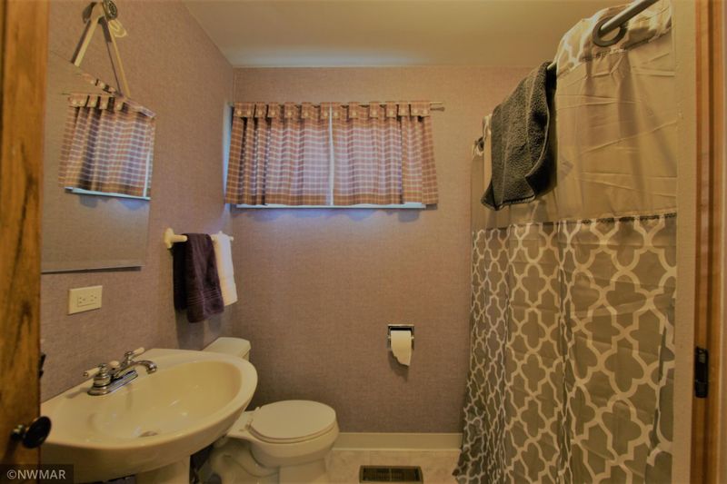 516 Horace Ave N, Thief River Falls, MN 56701