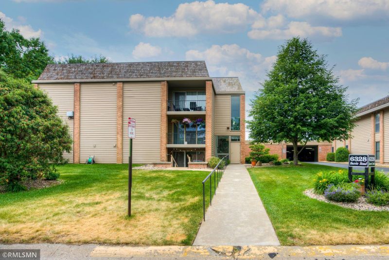 6328 Barrie Rd #2B, Edina, MN 55435