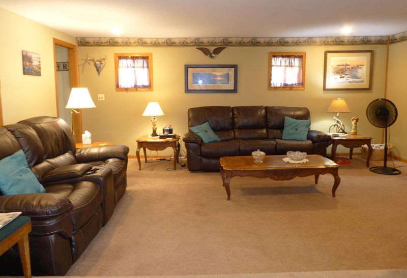 668 Drake, Windom, MN 56101