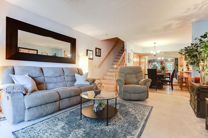 7034 19th St N #5, Oakdale, MN 55128