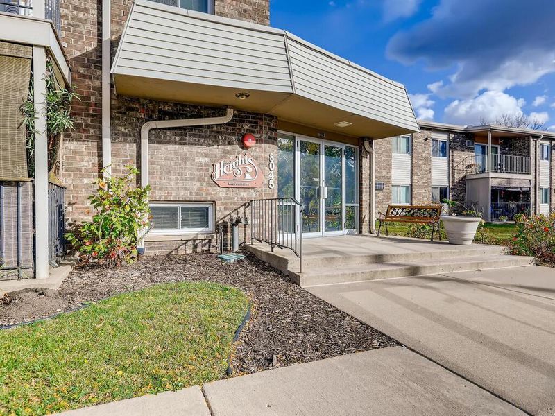 8045 Xerxes Ave S #204, Bloomington, MN 55431