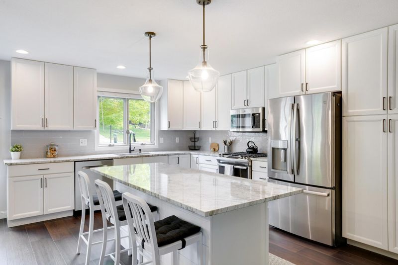 10200 Rich Rd, Bloomington, MN 55437