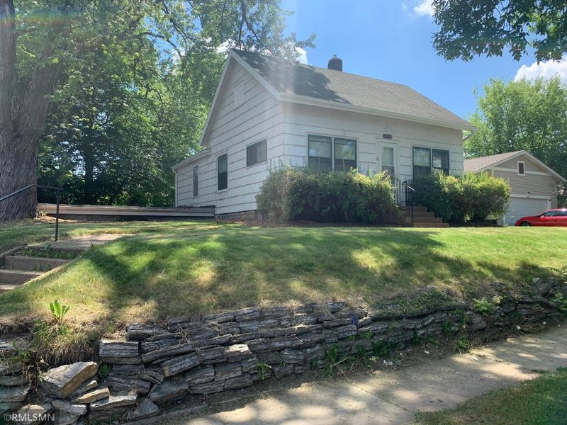 2014 3rd St E, Saint Paul, MN 55119