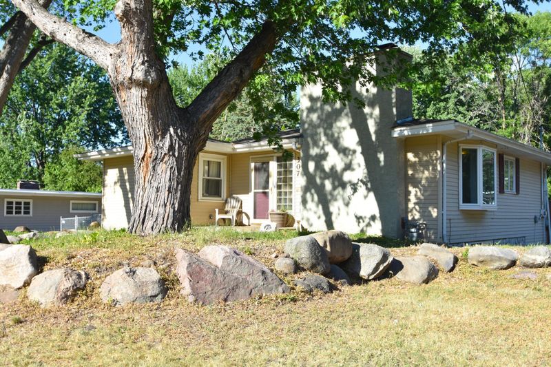 307 3rd St NW, Forest Lake, MN 55025