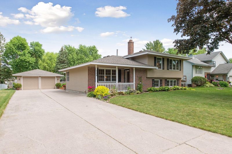 5396 Clayton Dr, Maple Plain, MN 55359