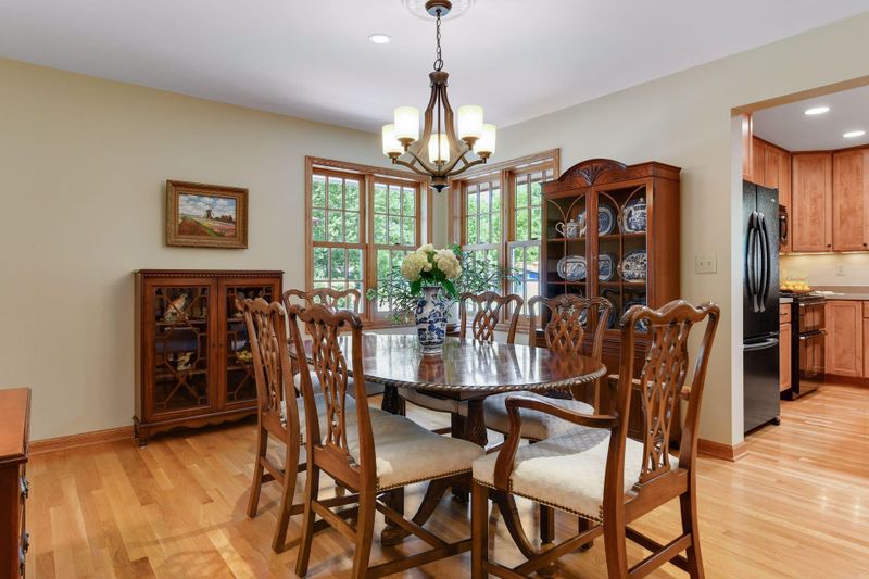 5396 Clayton Dr, Maple Plain, MN 55359