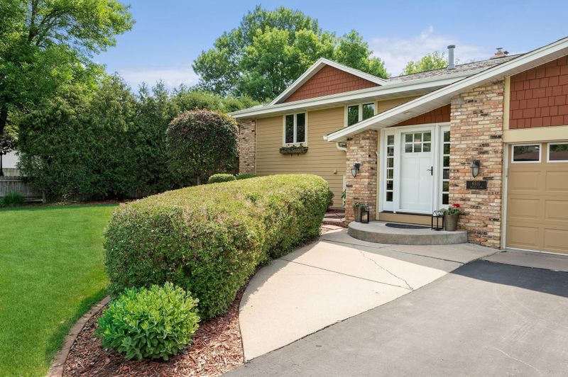 6510 Balsam Ln N, Maple Grove, MN 55369