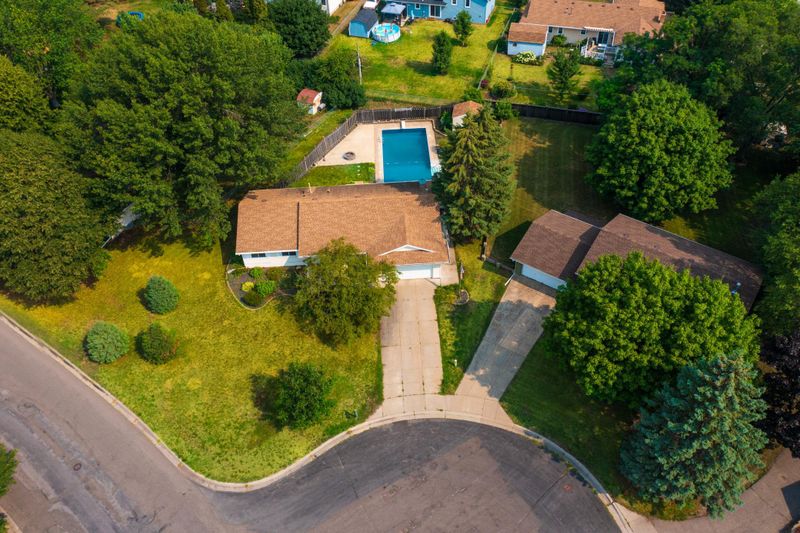 8117 Hemingway Ave S, Cottage Grove, MN 55016