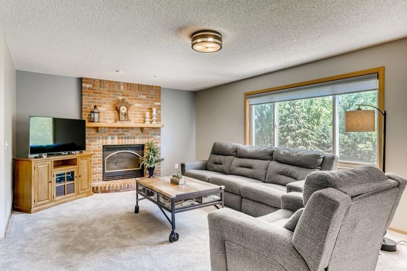 8574 Vagabond Ln N, Maple Grove, MN 55311