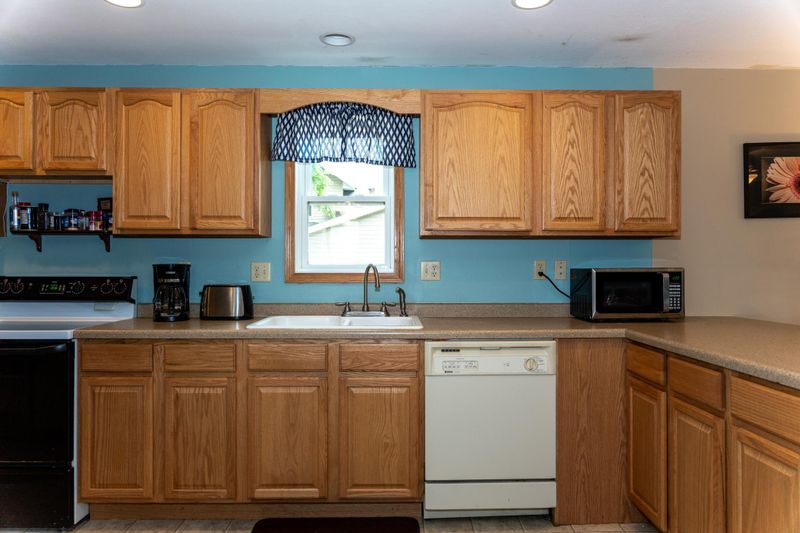 205 Lorrain St, Milroy, MN 56263