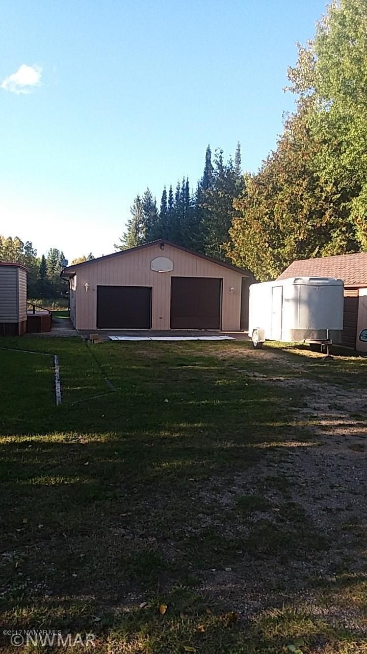 17283 East Pine Dr NW, Angle Inlet, MN 56741