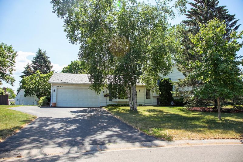 8432 156th Street Ct, Apple Valley, MN 55124