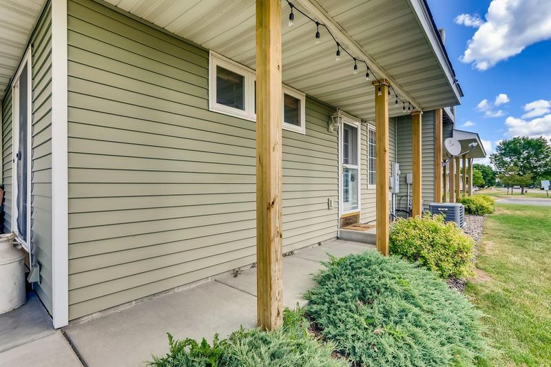 9454 Golden Eagle Ct, Monticello, MN 55362