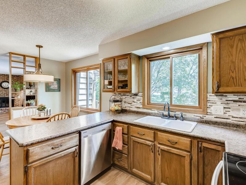 15175 Ironwood Ct, Eden Prairie, MN 55346