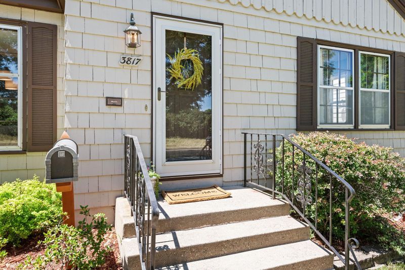 3817 Unity Ave N, Robbinsdale, MN 55422