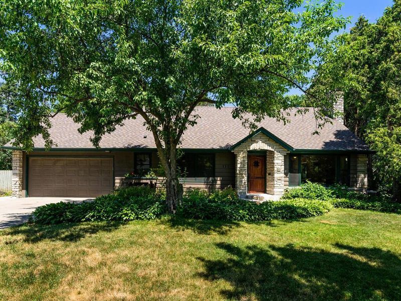 111 Wayside Rd W, Hopkins, MN 55343