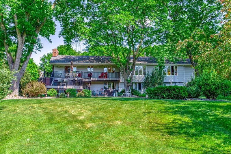 7097 Carey Ln, Maple Grove, MN 55369