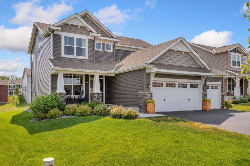 1281 Pinehill Blvd, Waconia, MN 55387
