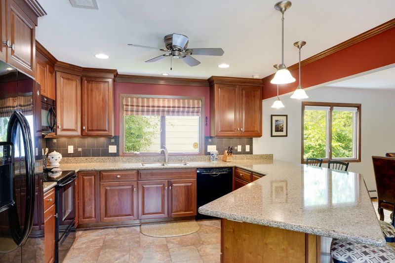 10507 Rich Rd, Bloomington, MN 55437