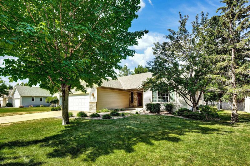 2213 Viking Dr, Saint Cloud, MN 56301
