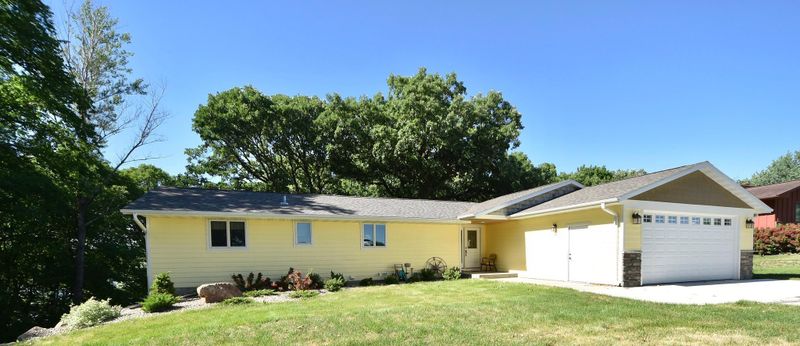 6991 Garfield Trl, Faribault, MN 55021