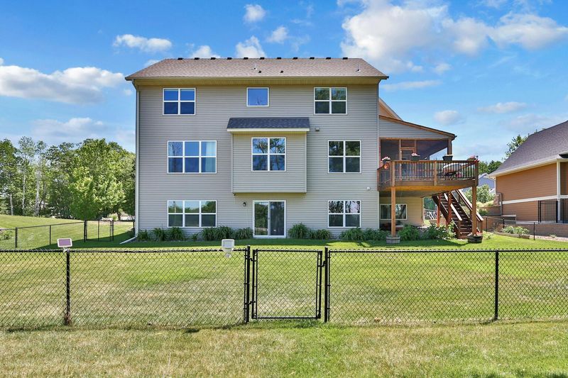 10404 Vermillion Cir NE, Blaine, MN 55449