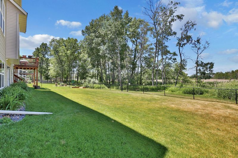 10404 Vermillion Cir NE, Blaine, MN 55449