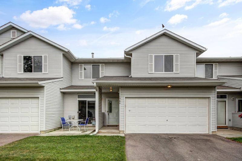 1966 Parkway Ave, Shakopee, MN 55379