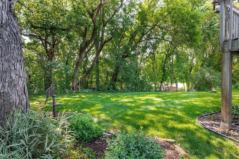 644 Crimson Leaf Trl, Eagan, MN 55123