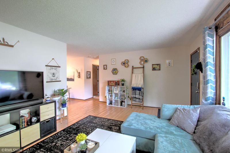 1240 Old Main St S, Cambridge, MN 55008
