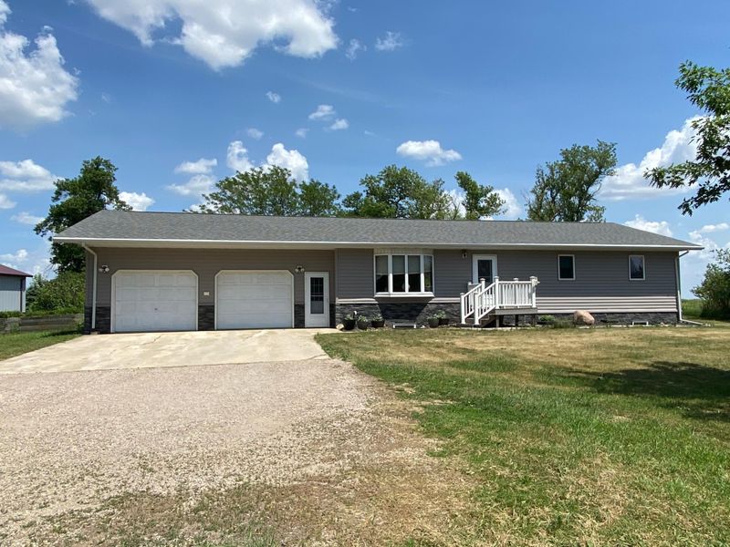 1180 Us Highway 75, Pipestone, MN 56164