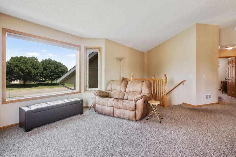 581 6th St NW, Richmond, MN 56368