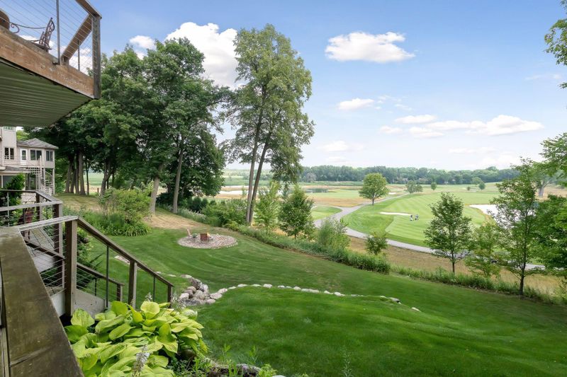 10812 Mount Curve Rd, Eden Prairie, MN 55347
