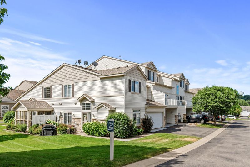 6758 Pine Crest Trl S, Cottage Grove, MN 55016