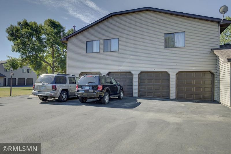 5732 Otter View Trl, White Bear Lake, MN 55110