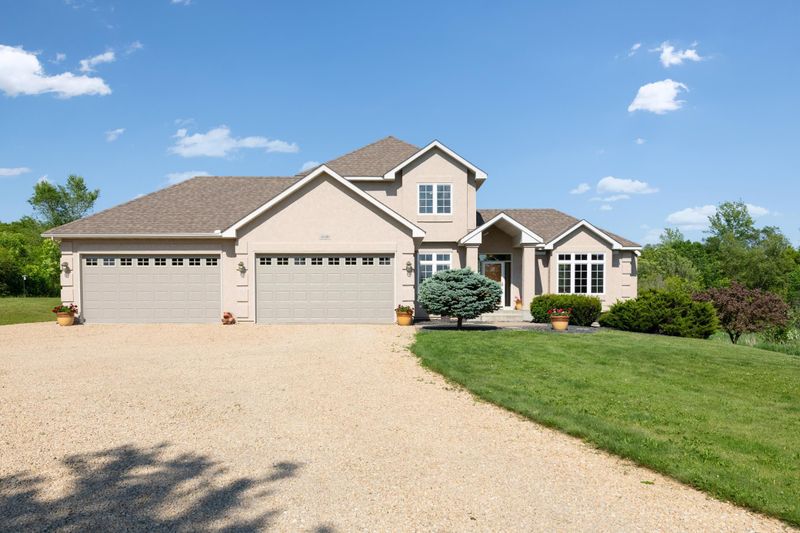 4020 200th St E, Prior Lake, MN 55372