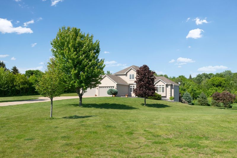 4020 200th St E, Prior Lake, MN 55372