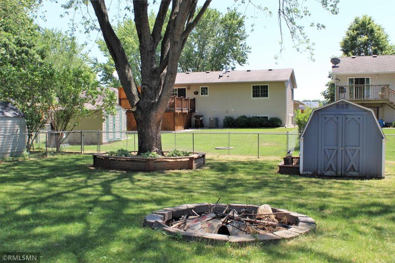 1161 4th St W, Hastings, MN 55033