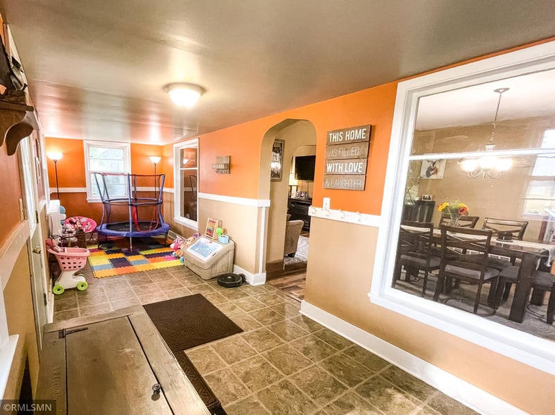 312 Bluejay Ave, Mayer, MN 55360