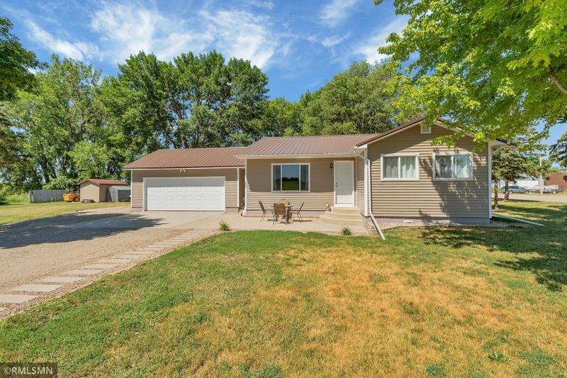 209 S 4th St, Kandiyohi, MN 56251
