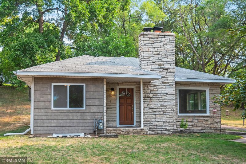 920 Lookout Pl NW, Elk River, MN 55330