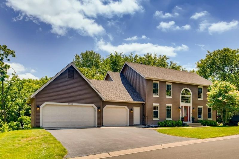 13618 Glasgow Ln, Apple Valley, MN 55124
